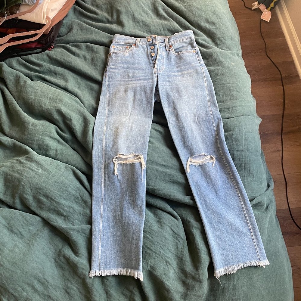 Levi Strauss & Co / Light Wash Denim Button Up Jeans